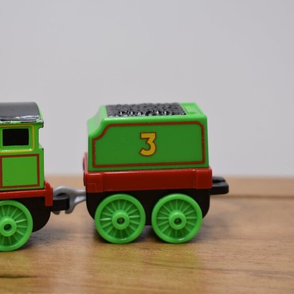 Henry 3 Diecast Trackmaster Engine Train Push Along Take and Play Mattel 2018 - Picture 5 of 10